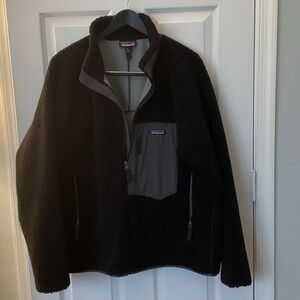 Patagonia Black and Gray Fleece Jacket